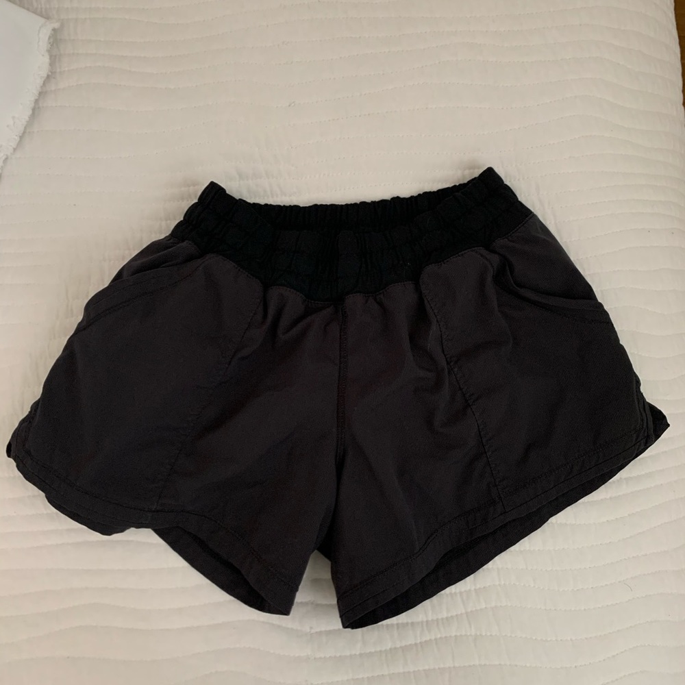 Lululemon Shorts (size 4)